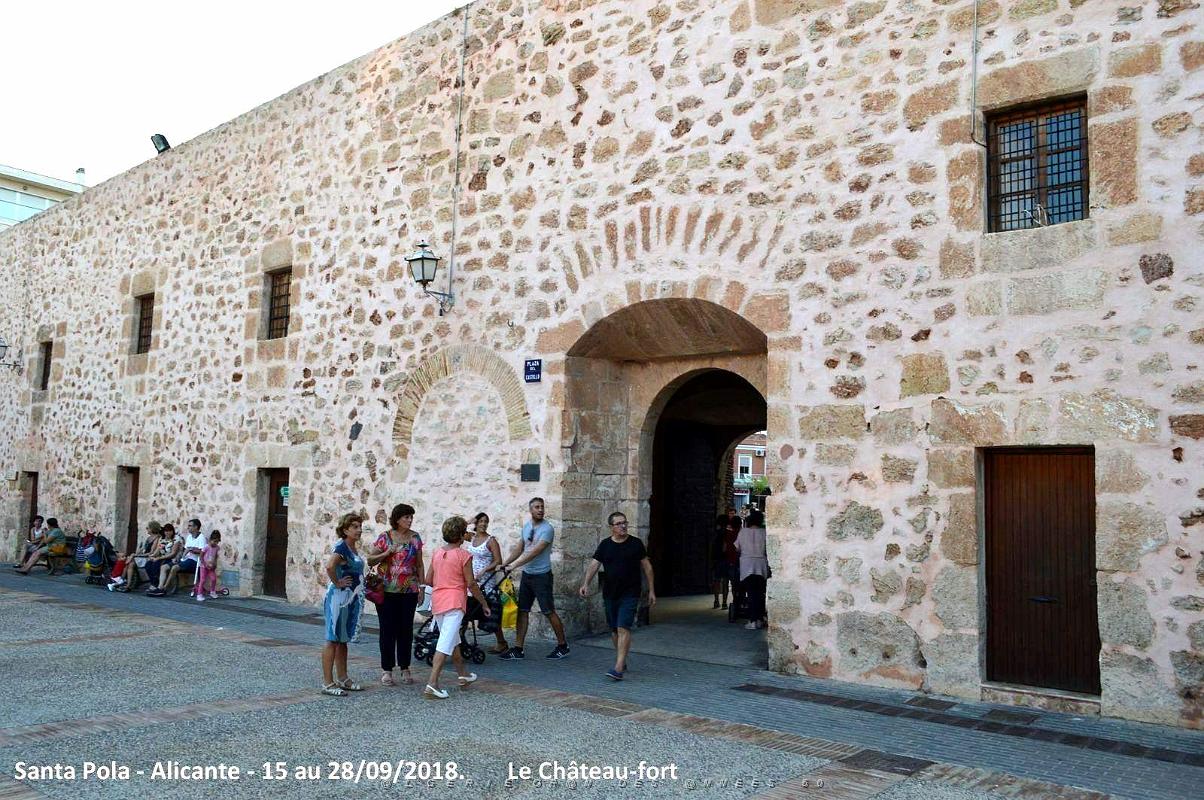 23 SANTA POLA CHATEAU FORT ET PLACE GLORIETA (48).JPG